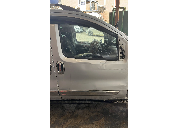 Fiorino çıkma sağ ön kapı