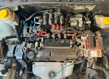 Punto 1.4 8W motor